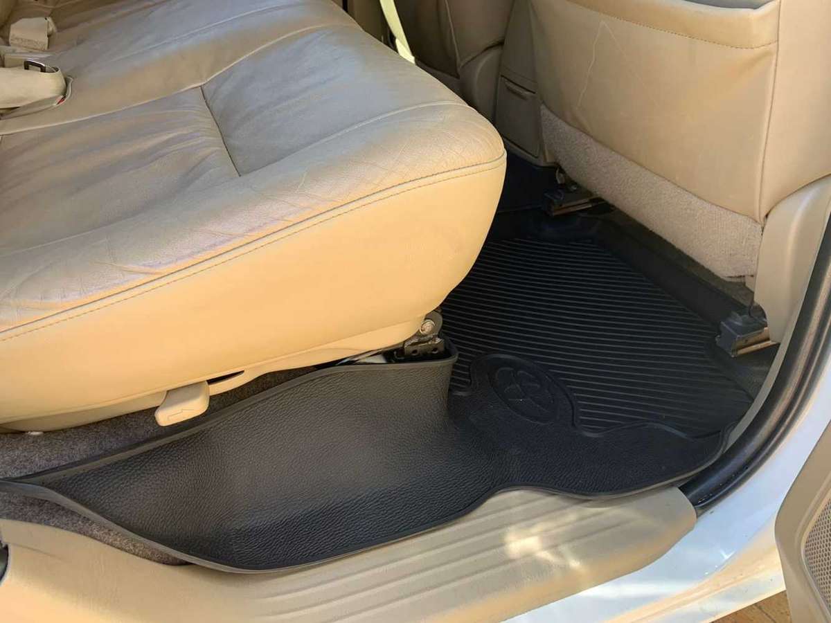 Toyota Fortuner D4D 2005-2015 Heavy Duty Moulded Mats