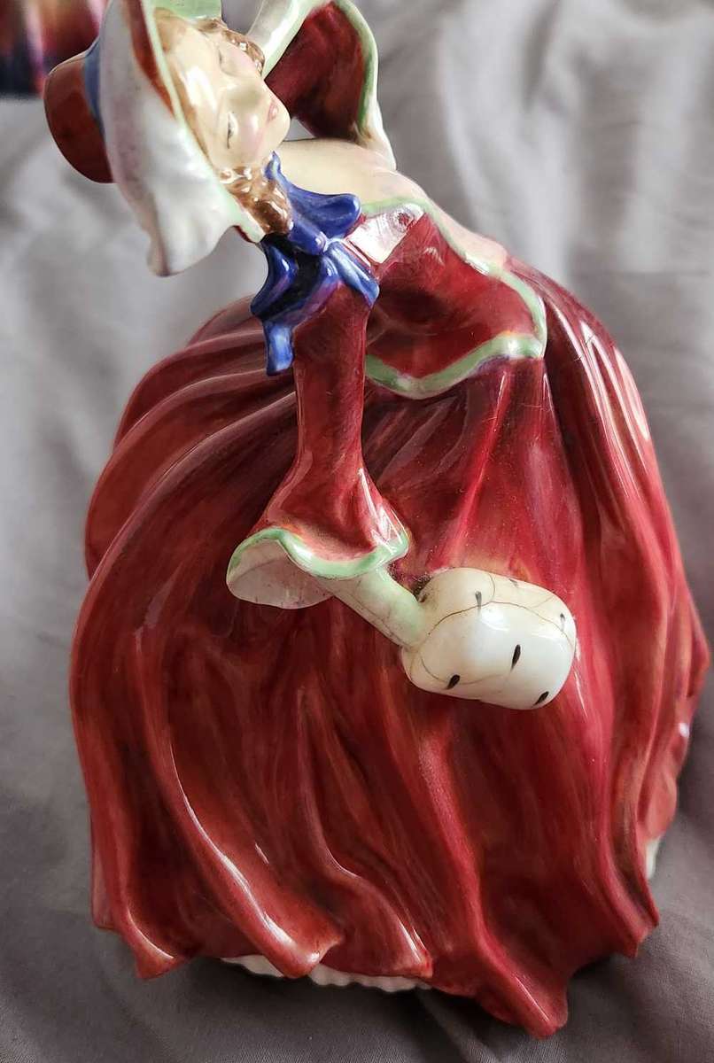 Rare and highly collectable porcelain figurines - please read