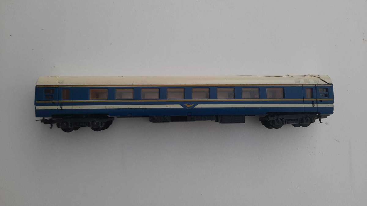 HO LIMA blue train coach
