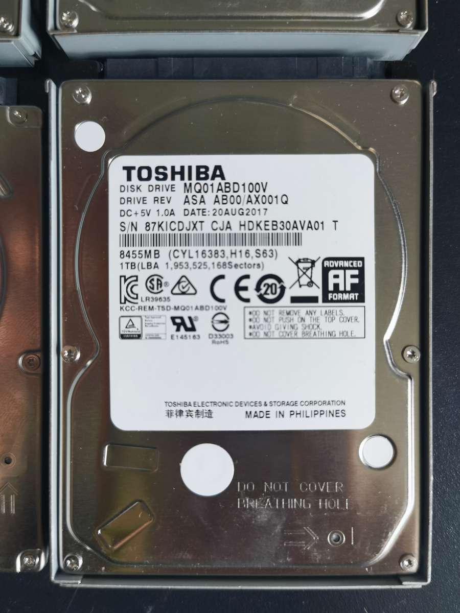 1TB and 500MB internal HDD. Toshiba/Seagate/Hitachi/HGST