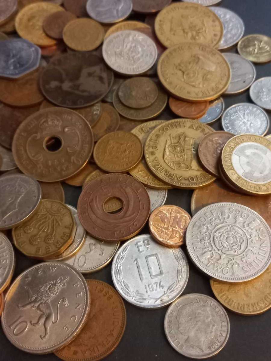 150 Mixed international coins