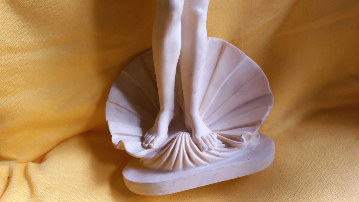 Vintage Birth of Venus statue/figurine