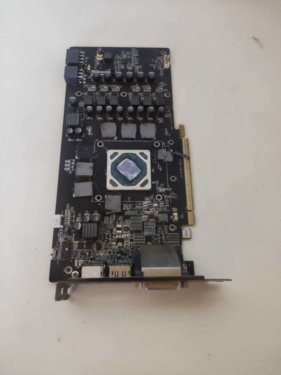 Sapphire Nitro + RX580 8GB Graphics Card**For parts or repair**