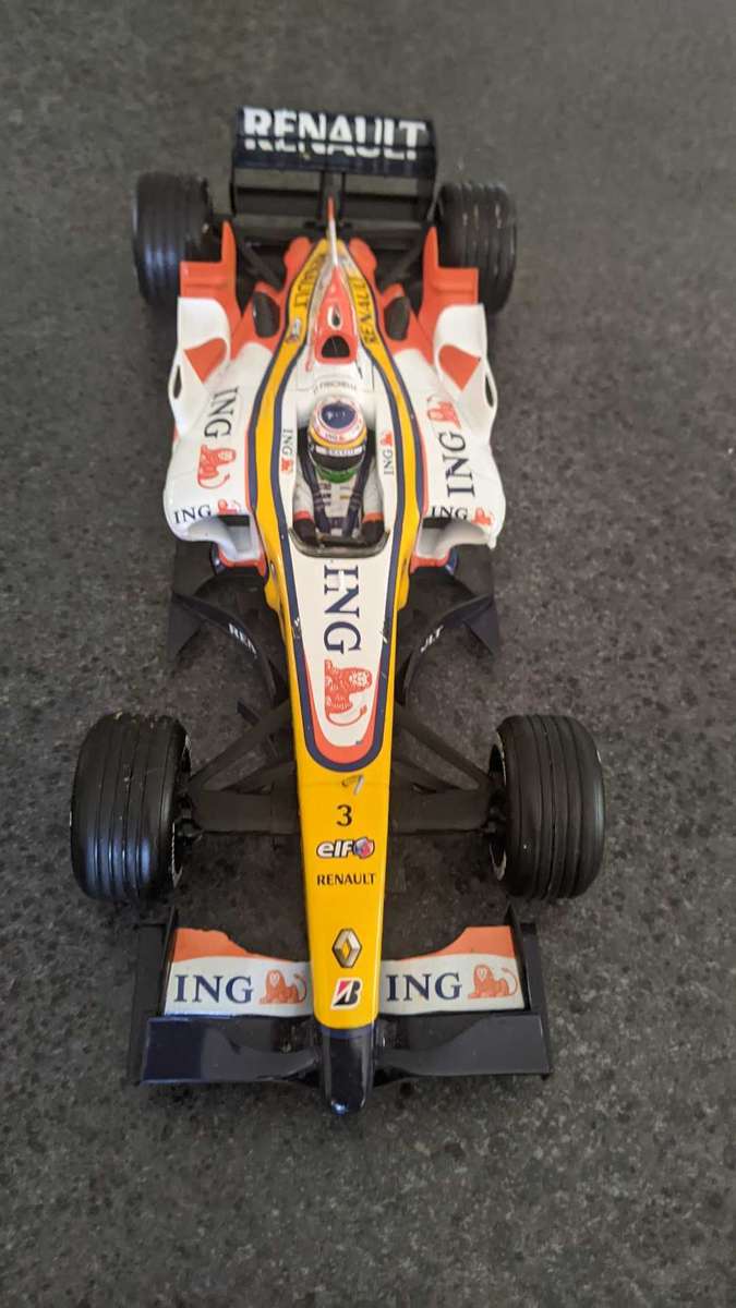 Hot wheels Renault R27 2007 Fisichella F1 car