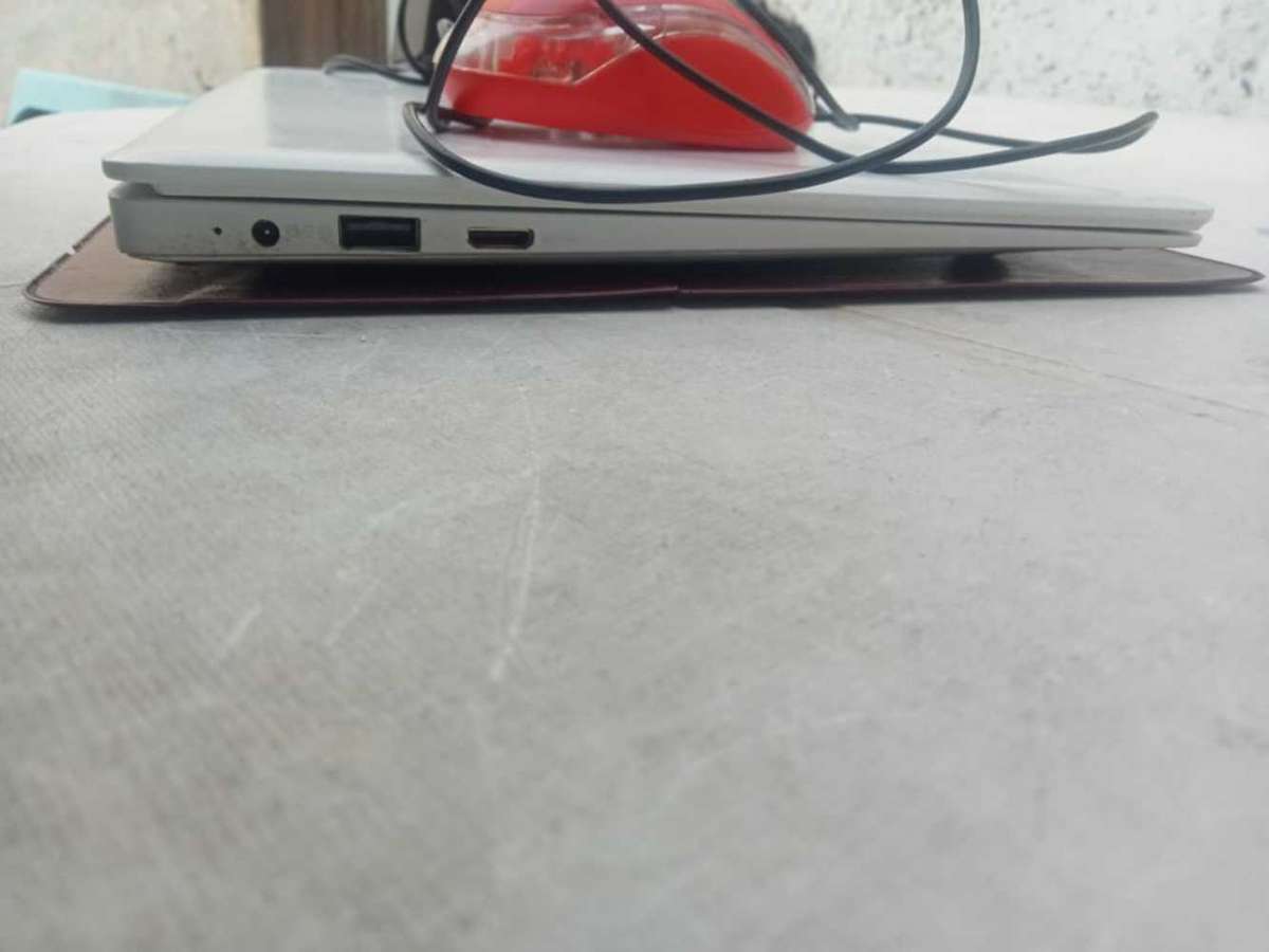 URGENT SALEFAULTY MECER XPRESSION Z140C