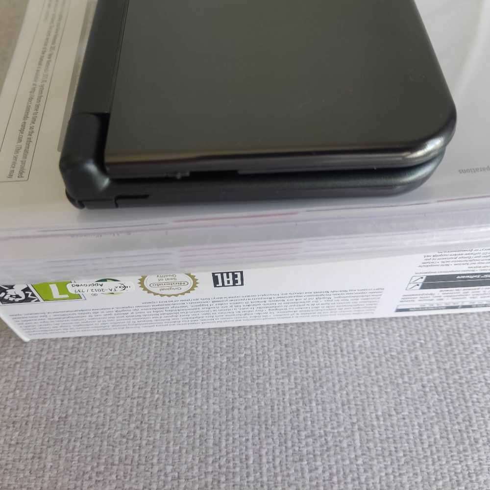 `New` Nintendo 3ds xl console with box +original charger +games (e-shop)