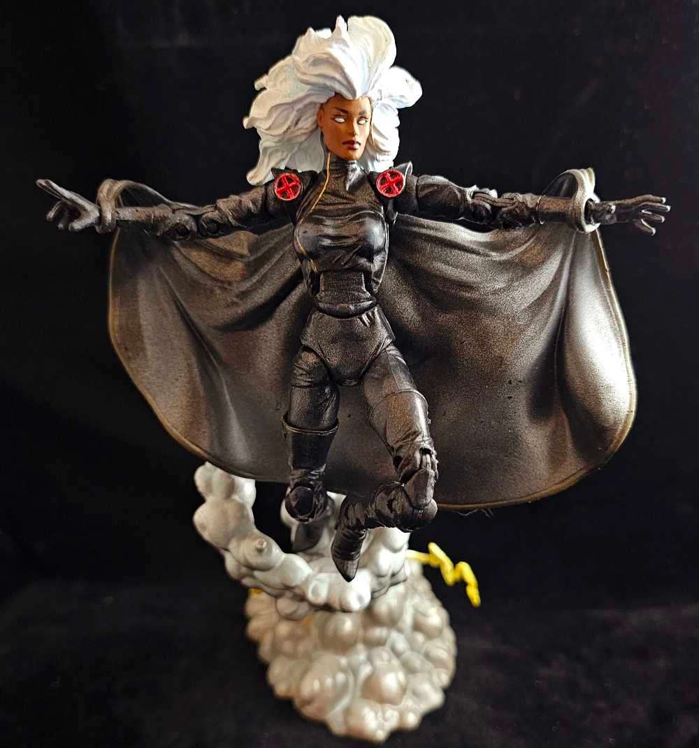 ToyBiz Marvel Legends Storm