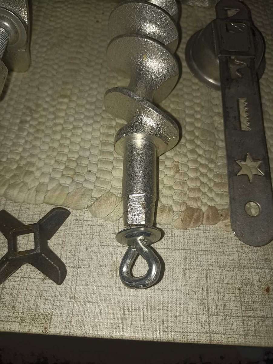 size 8 Mince meat Grinder.