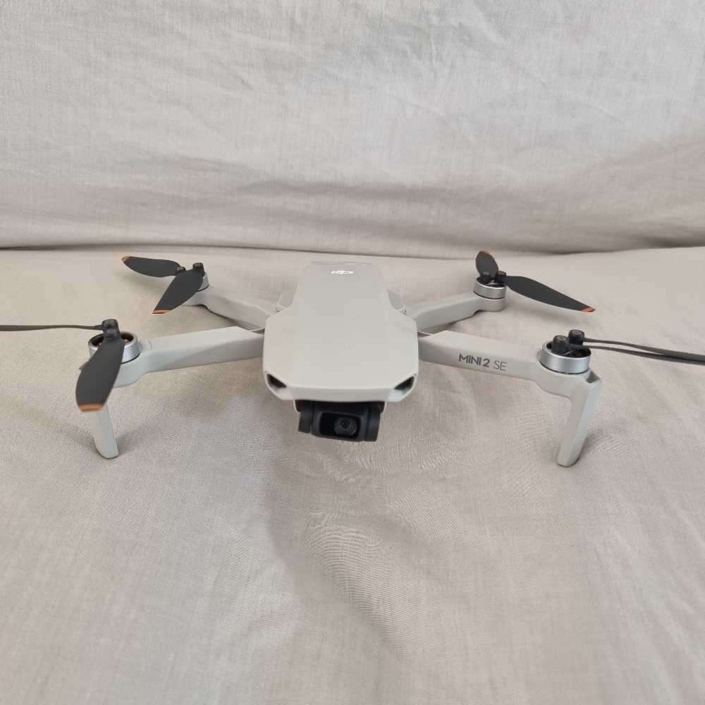 DJI Mini 2 SE Fly more Combo (2 Months old)