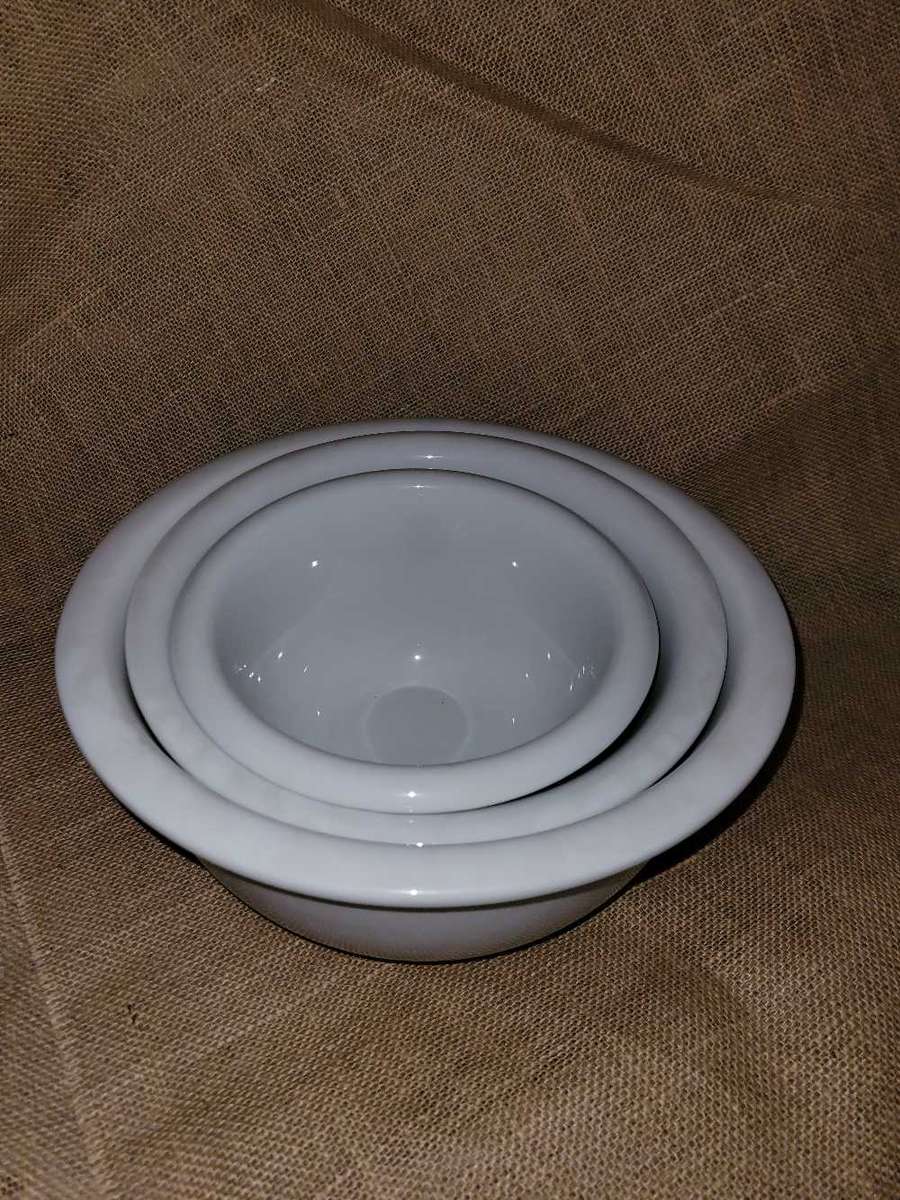 Set of 3 heavy glass mixing bowls