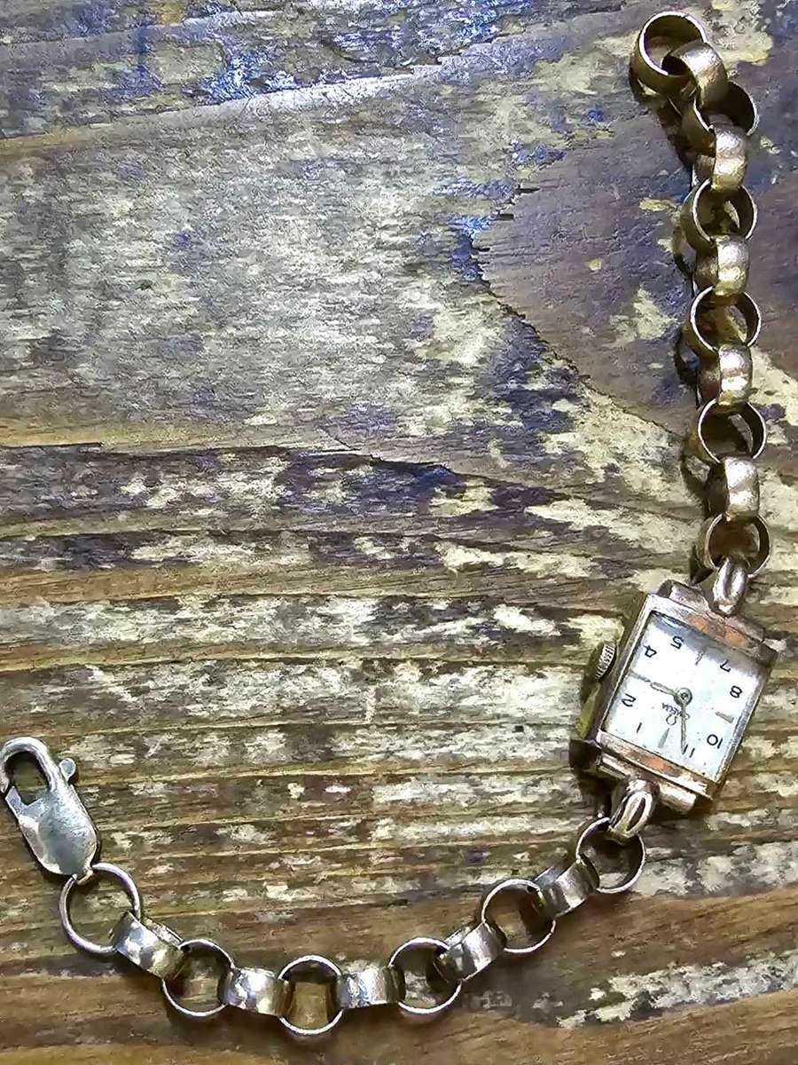 SOLID 9 CARAT  Beutiful Ladies Omega Perfect working Gold Alone 17.7 grams