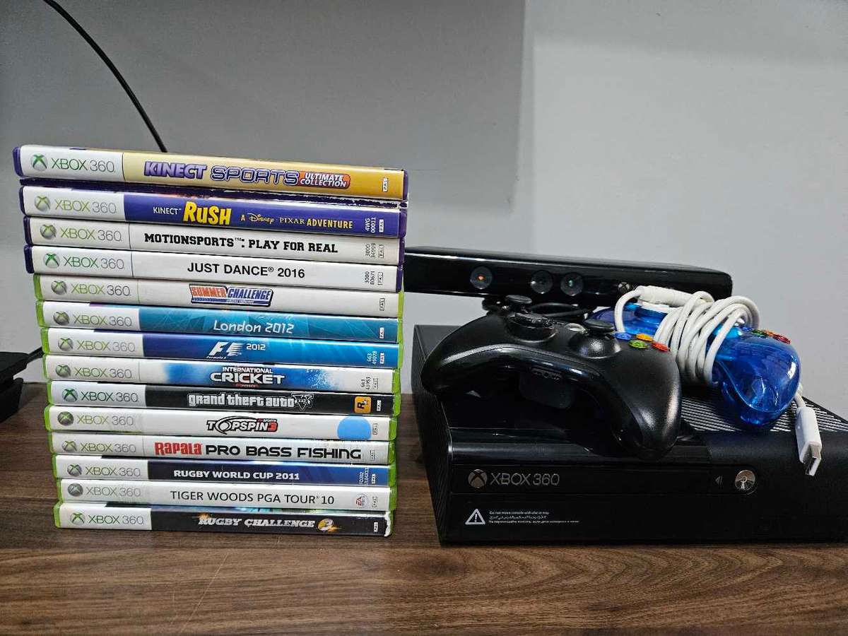 XBOX 360 500GB with Kinect & 14 games