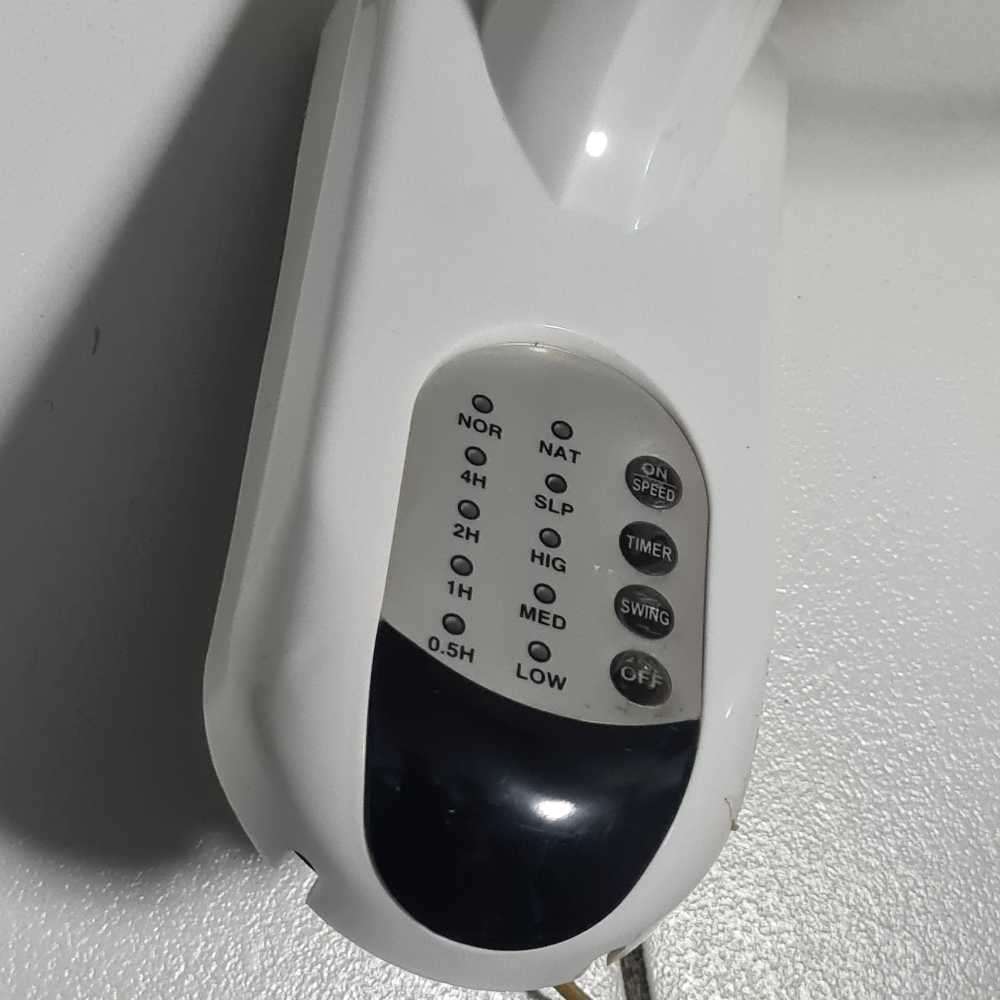 Goldair GCWF100 40cm Wall Fan with Remote