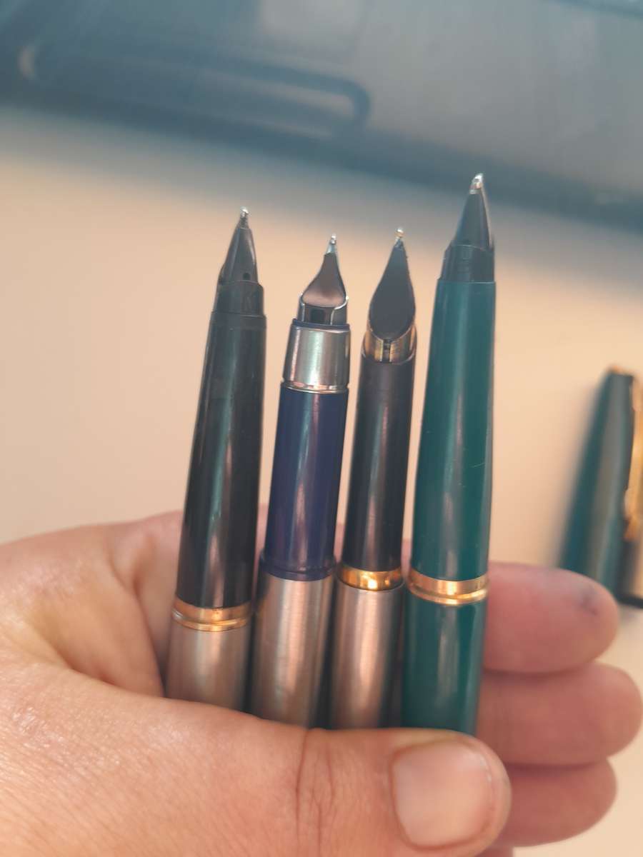 Vintage Parker pen made in England ×4