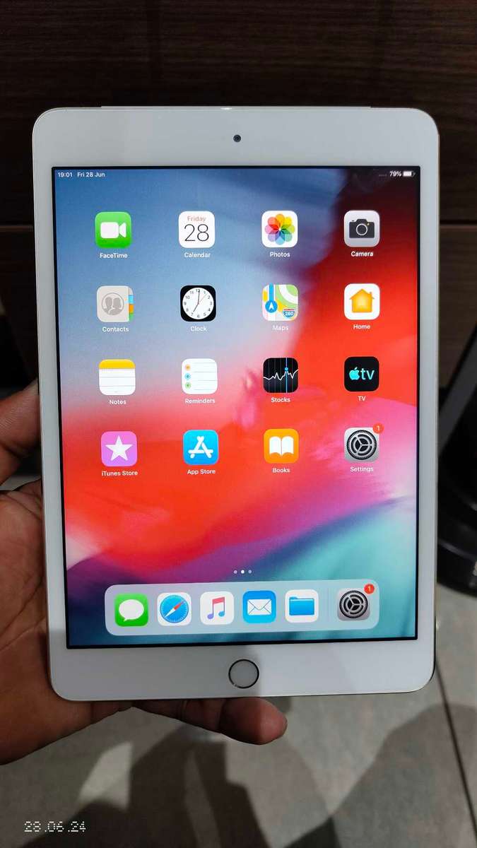 Apple iPad Mini 3 64GB Cellular + WiFi Gold (pre owned)