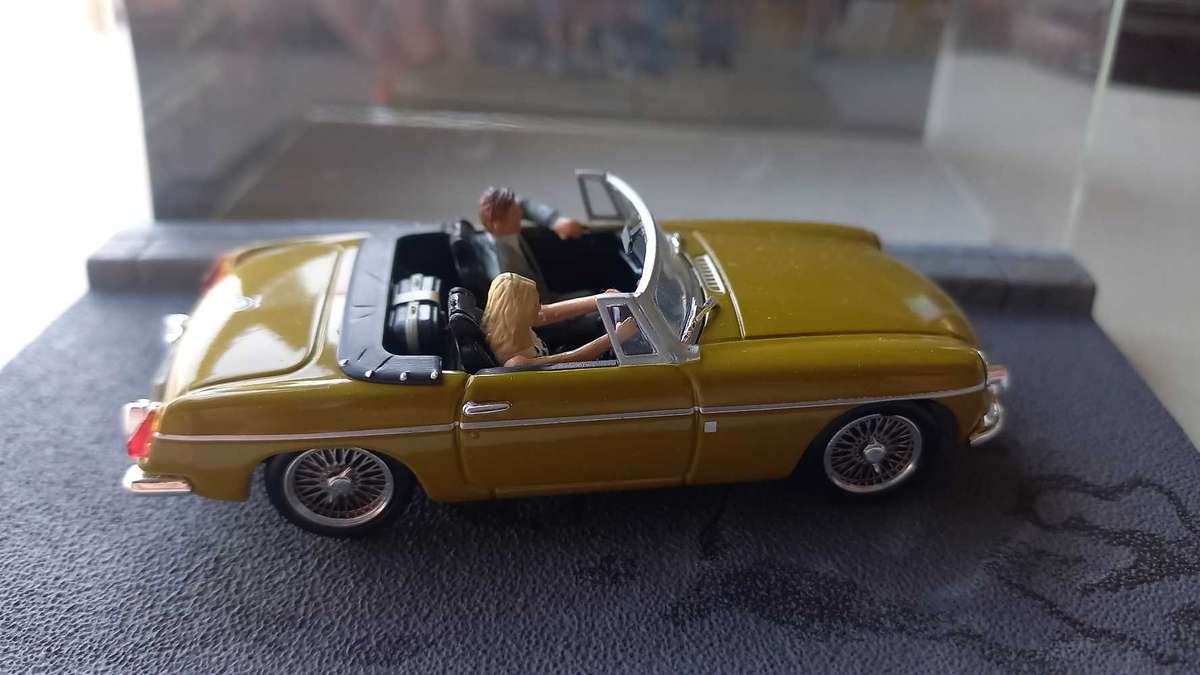 007 MGB - The Man With The Golden Gun