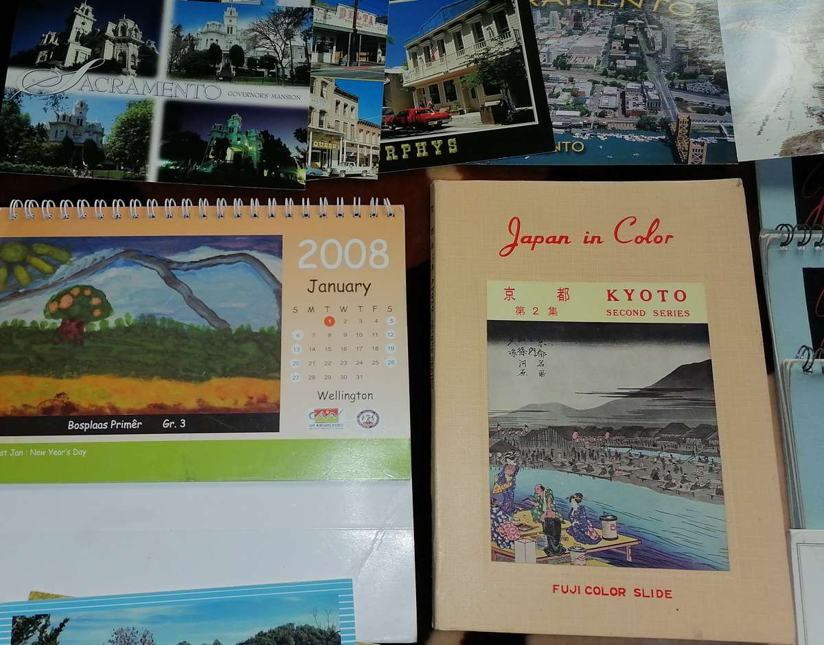 Large collection of vintage items here.