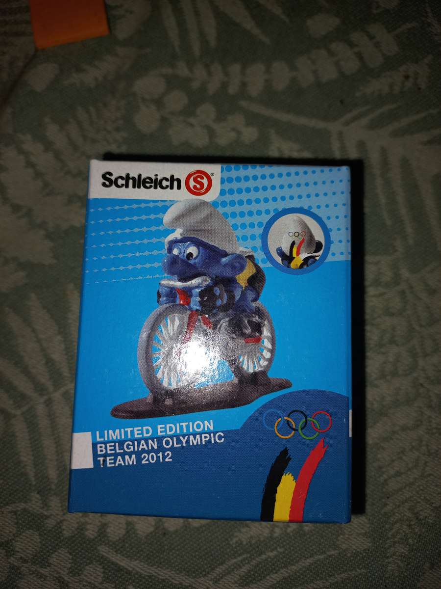 The Smurfs Olympics cycle champ