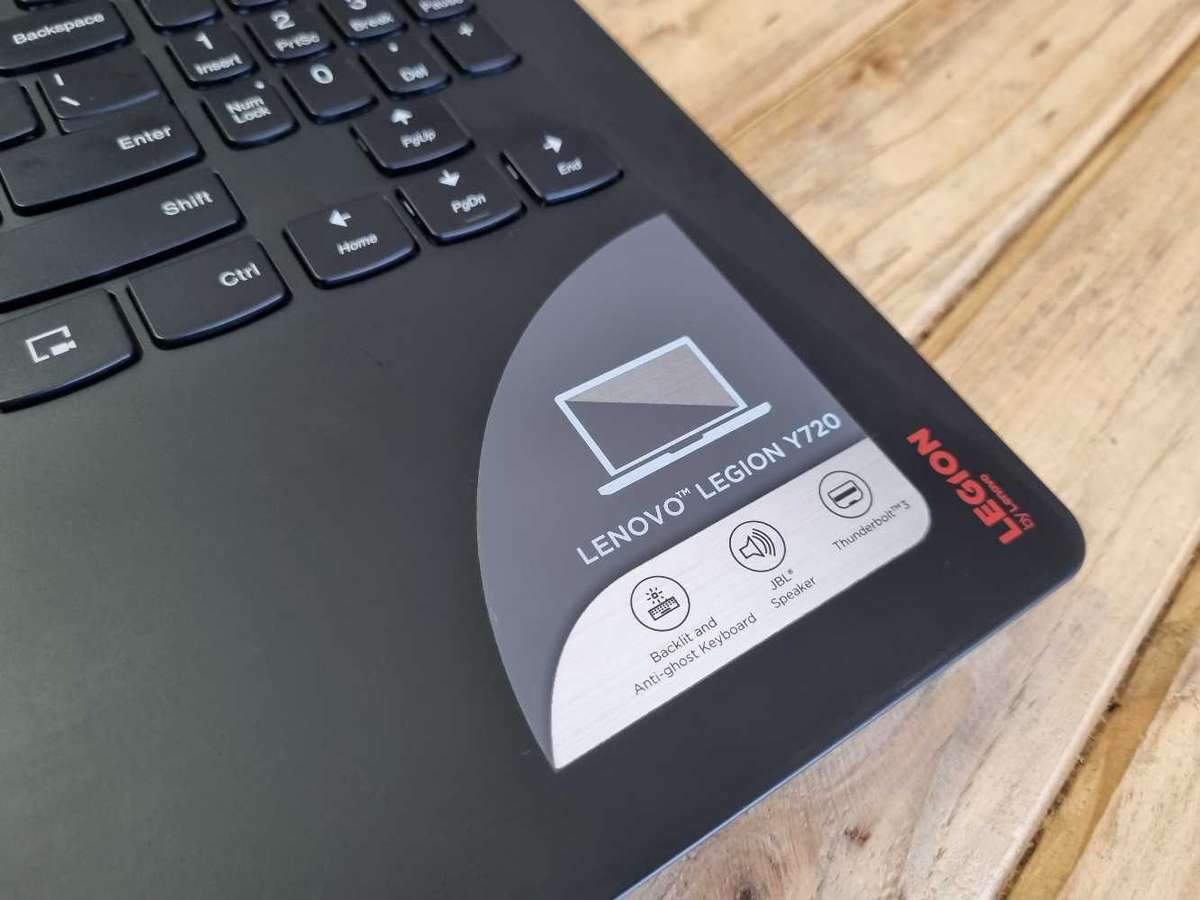 Lenovo Legion Y720 Core i7 - 7700HQ Gaming Laptop / 12GB DDR4 RAM/ 240GB SSD/ GTX 1060 6GB GPU/ FHD