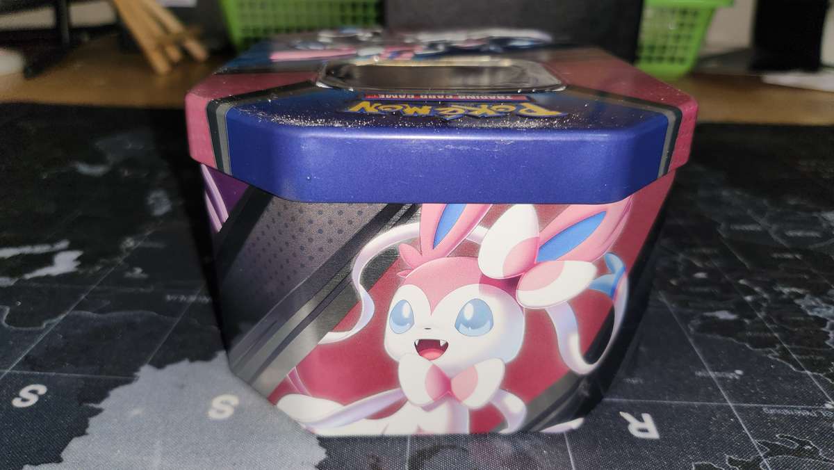 Auction- original pokemon cards and tin