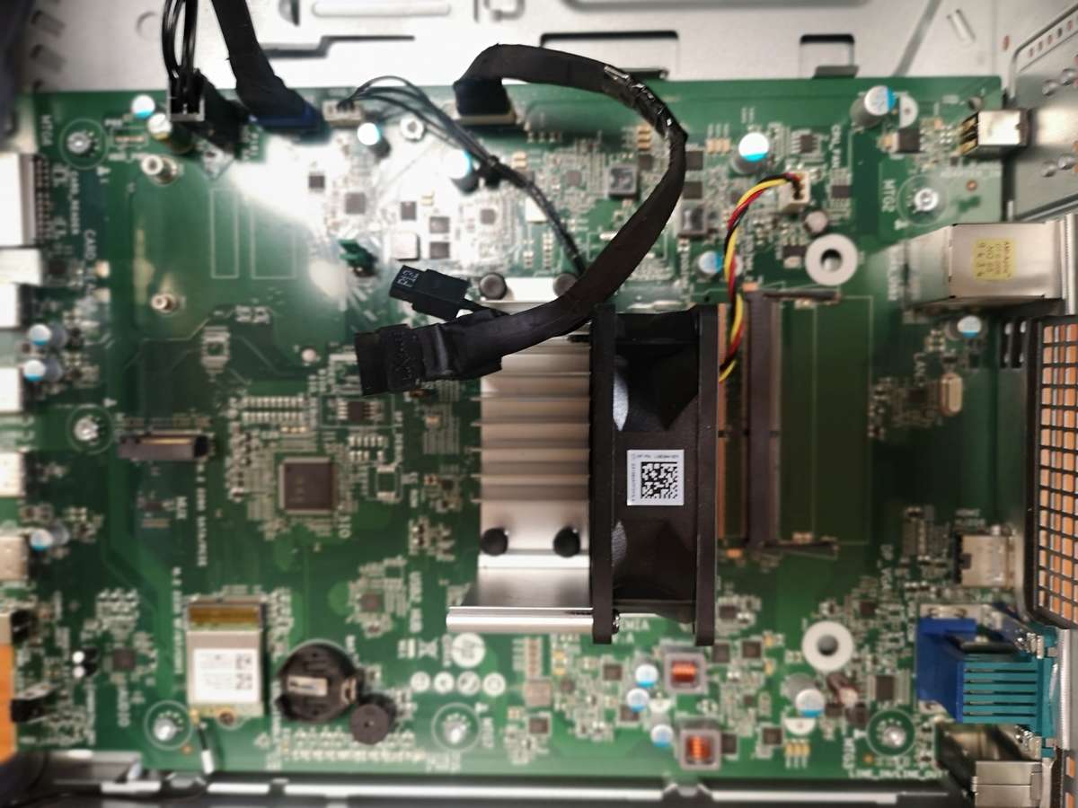 Pentium pc HP (motherboard and Casing only)