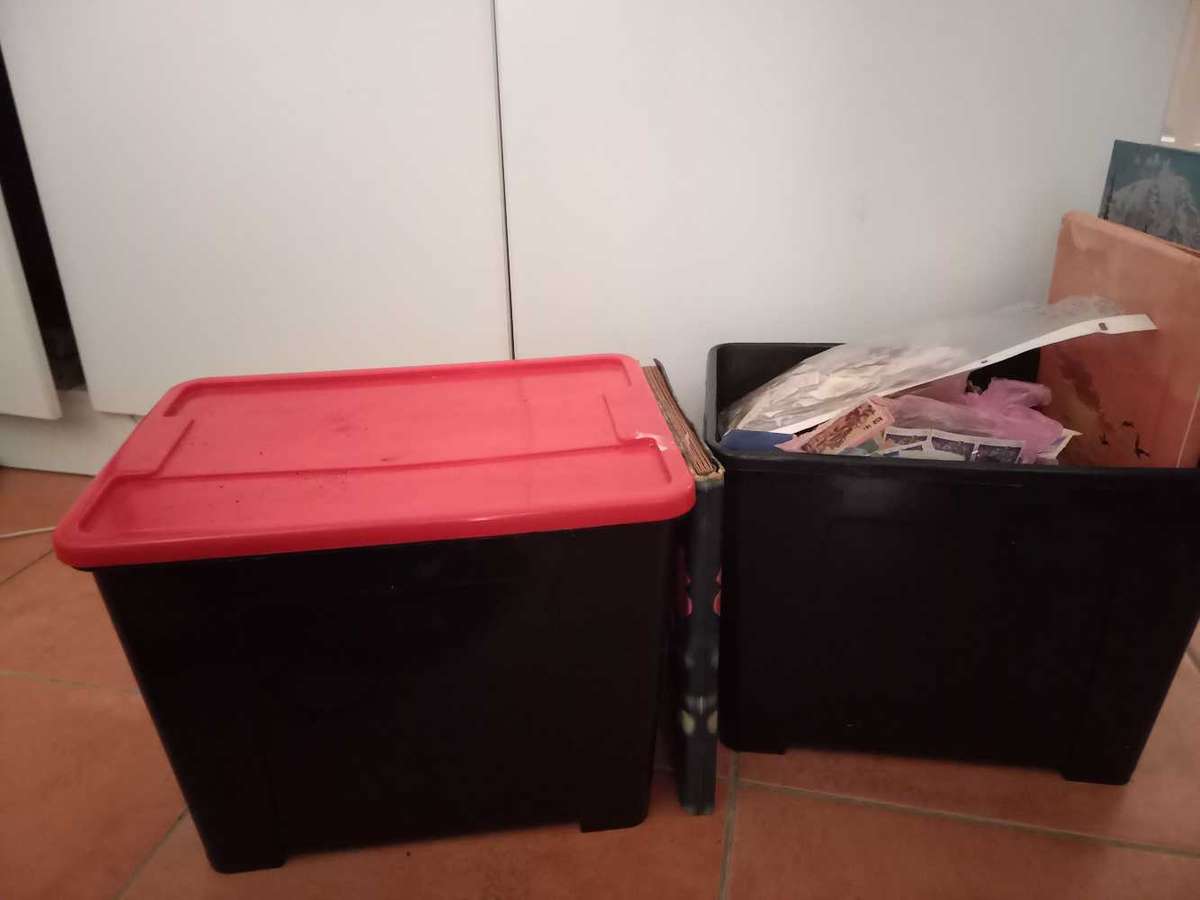 Stamp collection, 2 crates of stamps