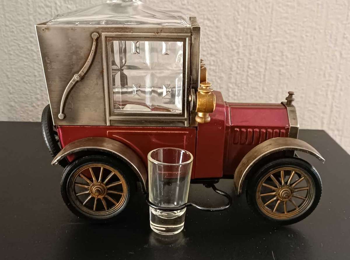 Wind up music vintage 1918 Ford truck model liquor decanter set