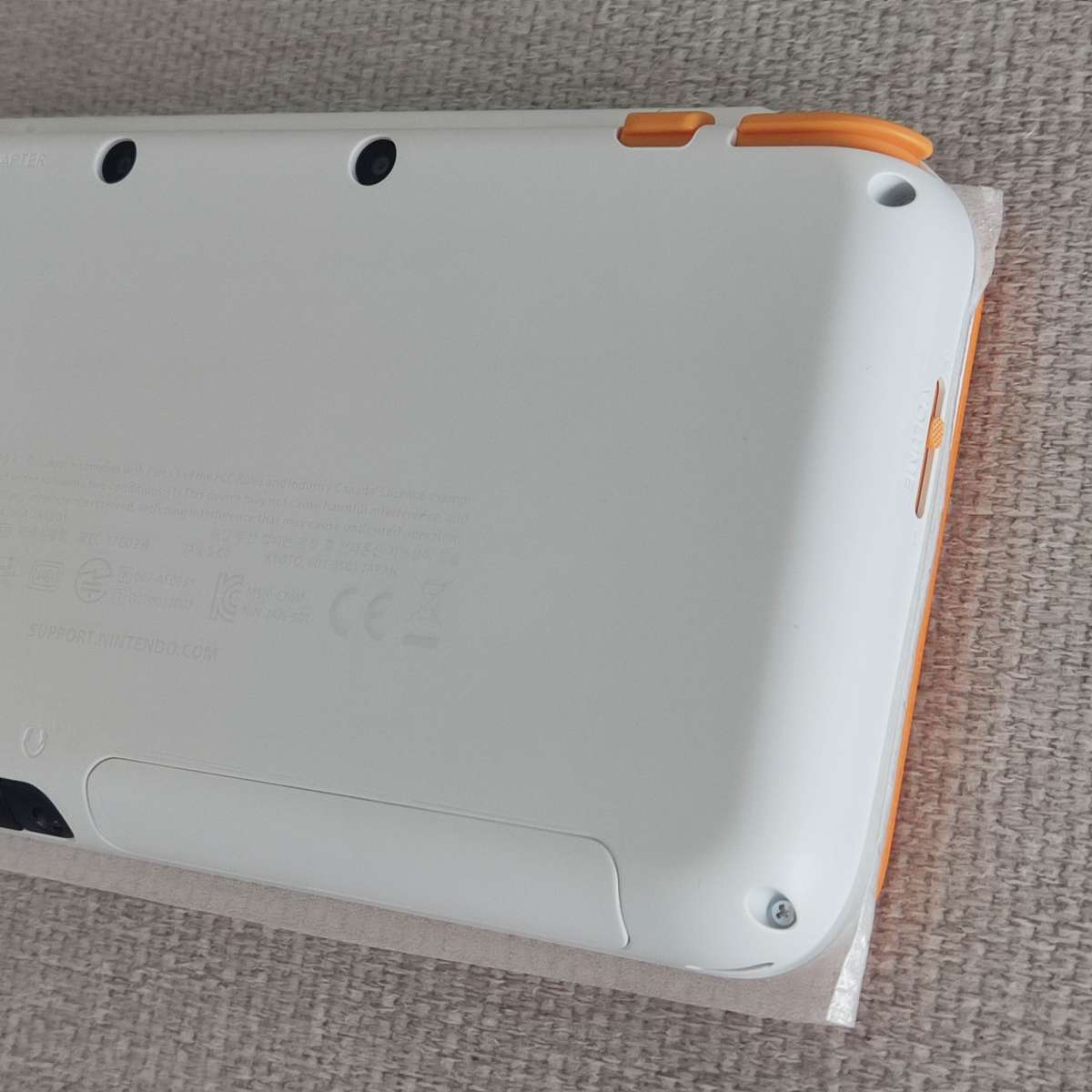 `New` Nintendo 2ds xl Console with original charger +box