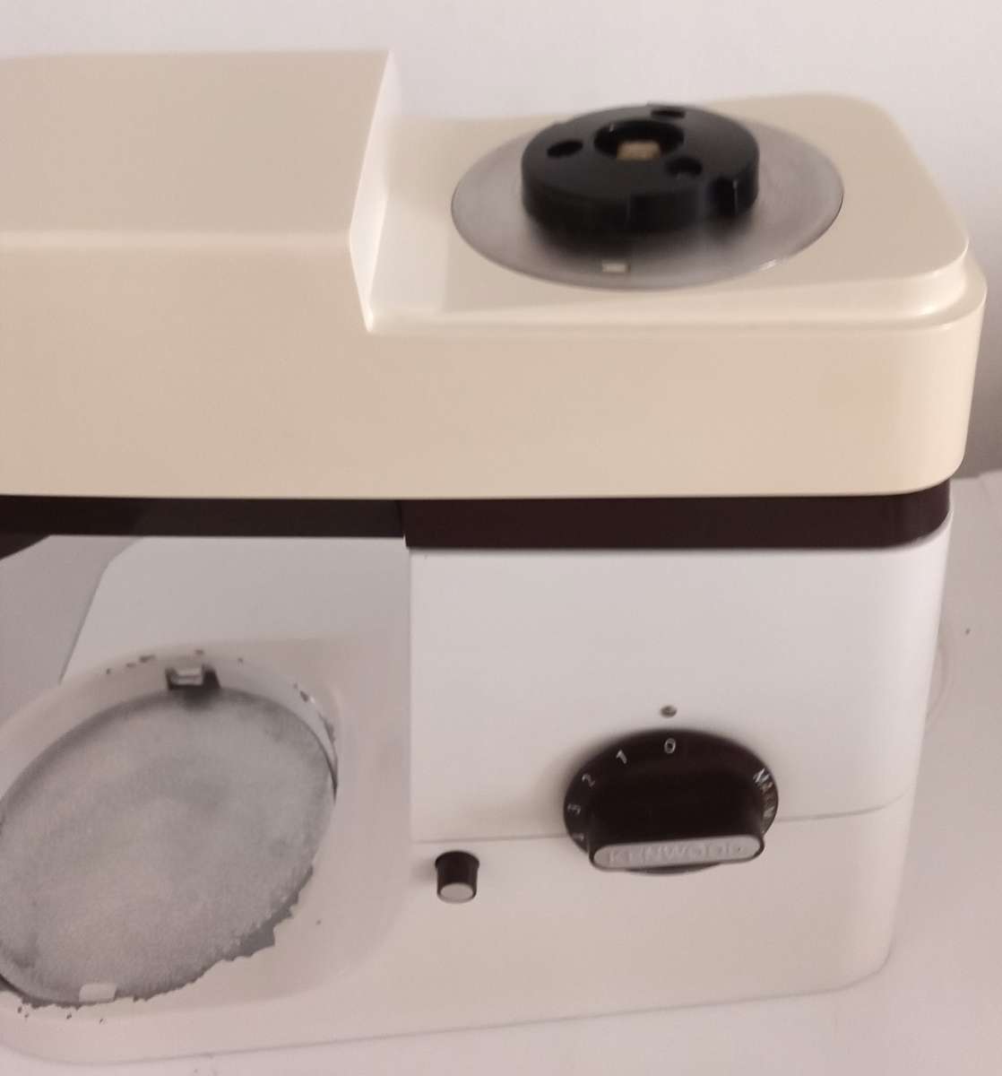 KENWOOD A901 MIXER WITH LIQUIDIZER.BRAND NEW MOTOR. EXCELLENT WORKING CONDITION.