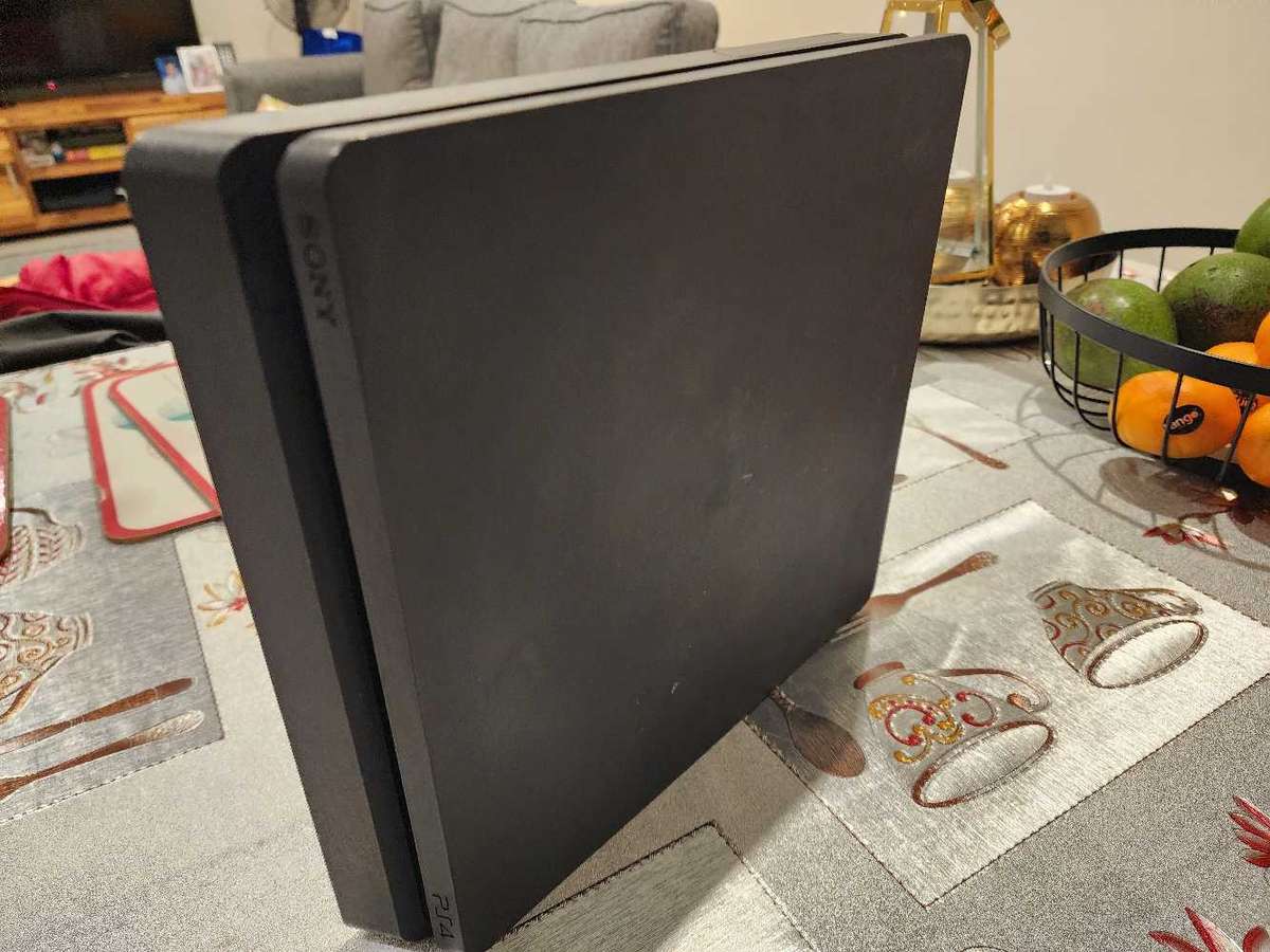 PS4 1TB Slimline, 7 Games, No Control