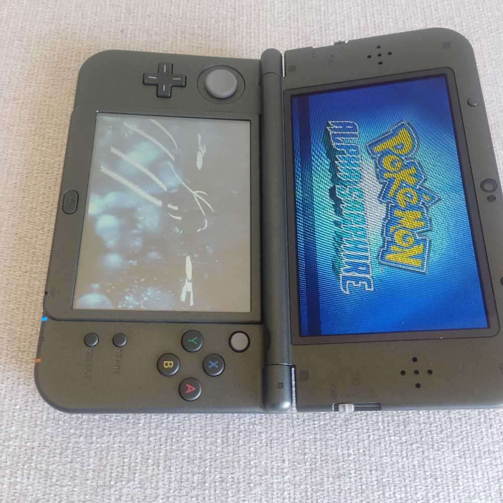 `New` Nintendo 3dsxl console with original stylus and charger