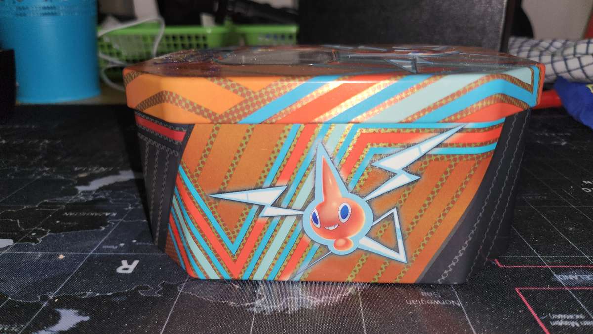 ORIGINAL POKEMON CARDS AUCTION TIN