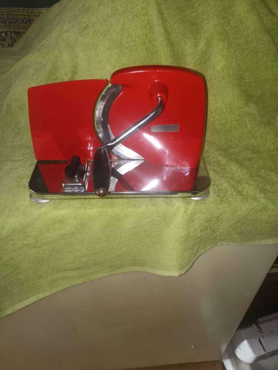 Renovated Pineware bread slicer