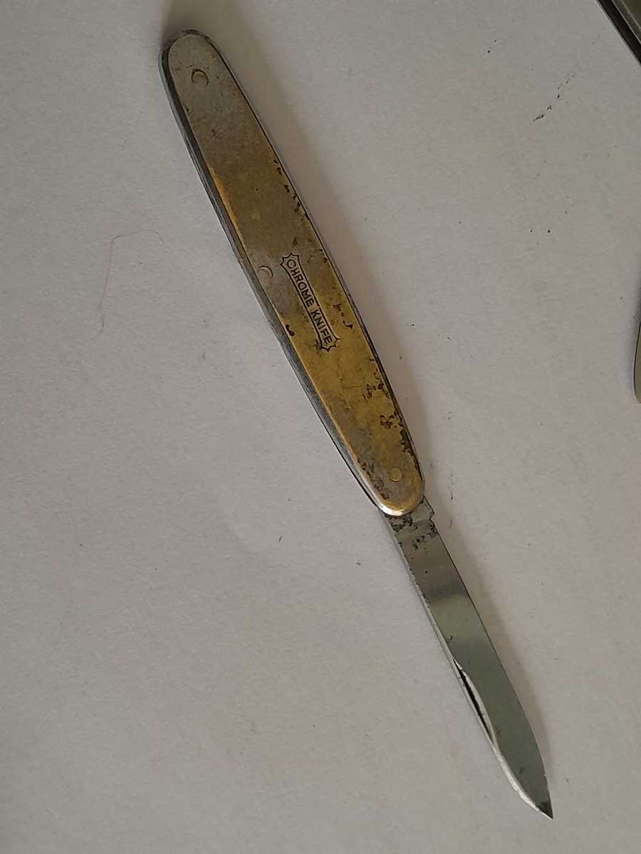 Collection of vintage mini knives.