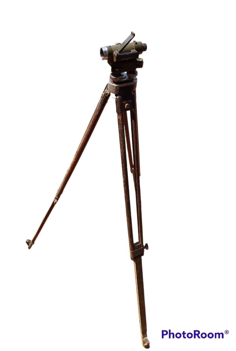 Carl Zeiss Ni060 Level/Tripod/Staff