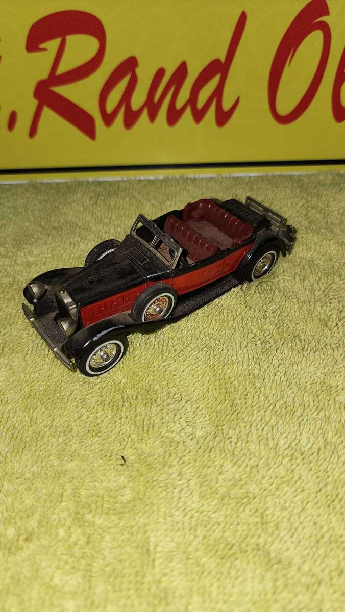 Packard Victoria by Model of Yesteryear