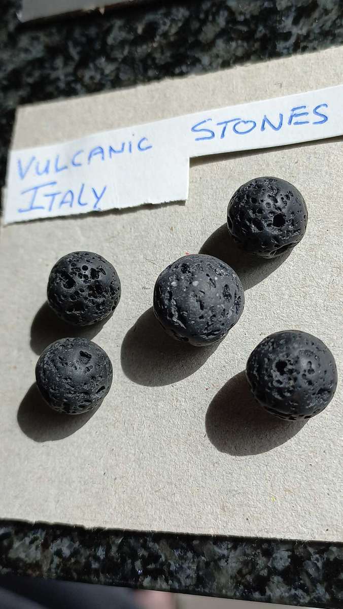 Tektite meteorite, Volcanic stones/beads, Fossils, Indian arrow point