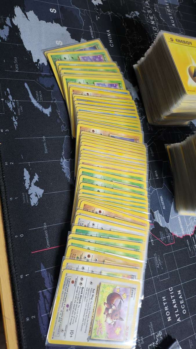 MASSIVE 1999 VINTAGE LOT OF POKEMON CARDS FOR SALE