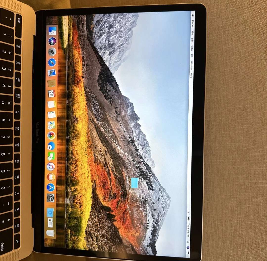 MacBook Pro 2017 non touchbar 8GB ram, 128GB ram, i5