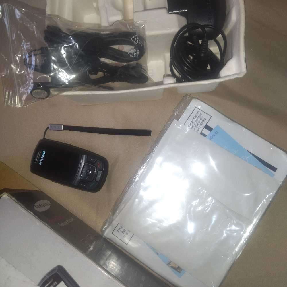 SAMSUNG SGH-E370 PHONE