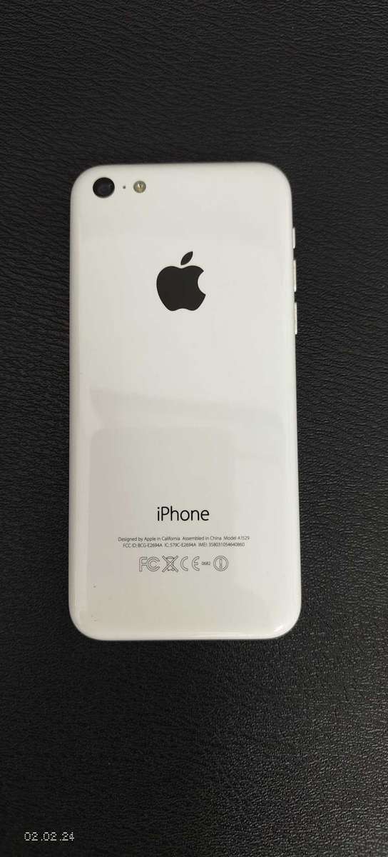 iPhone 5c 8GB White  A1529 (pre owned)