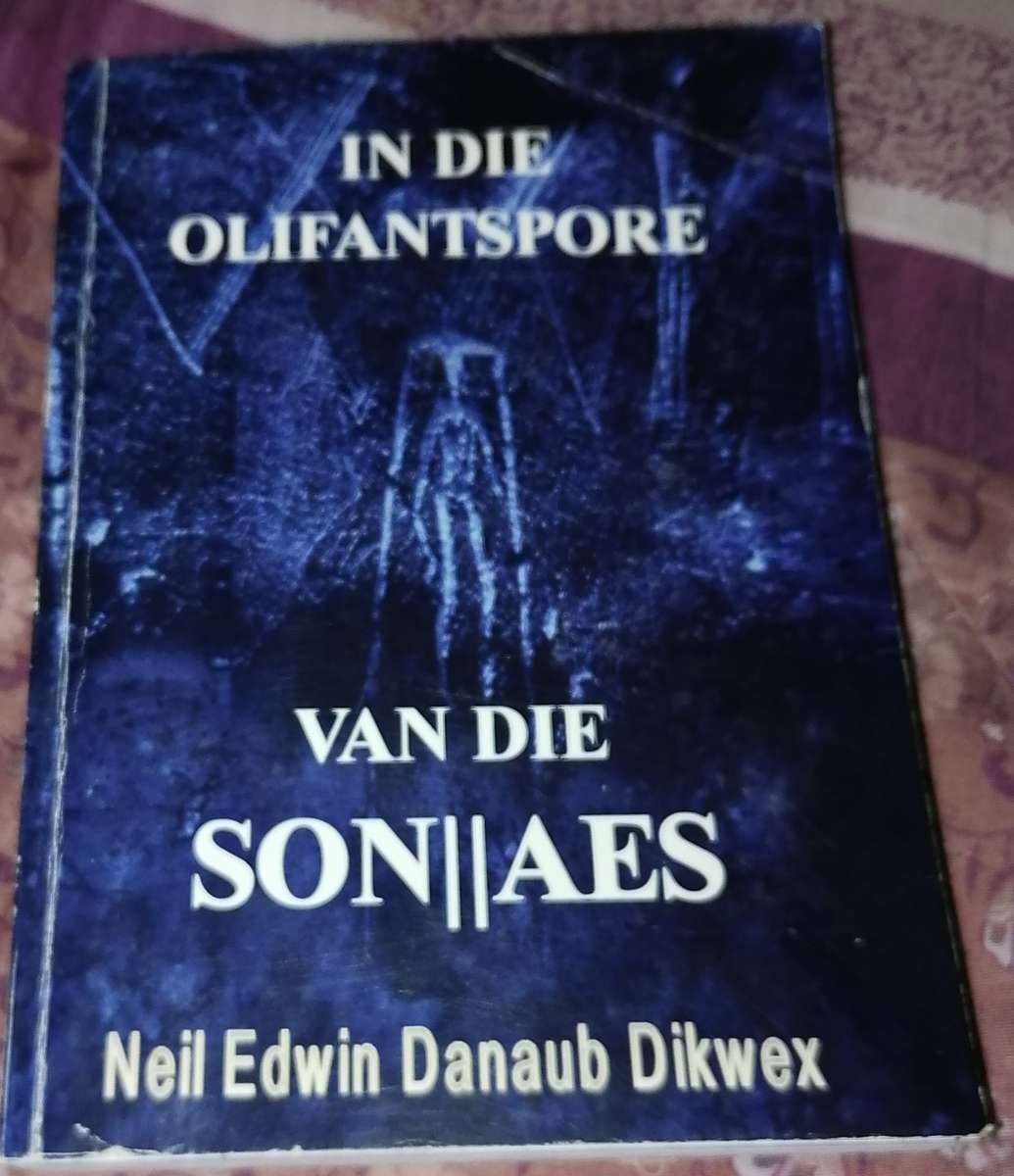 IN DIE OLIFANT SPORE VAN DIE SON (AES) - Neil Edwin (Danaub Dikwex)