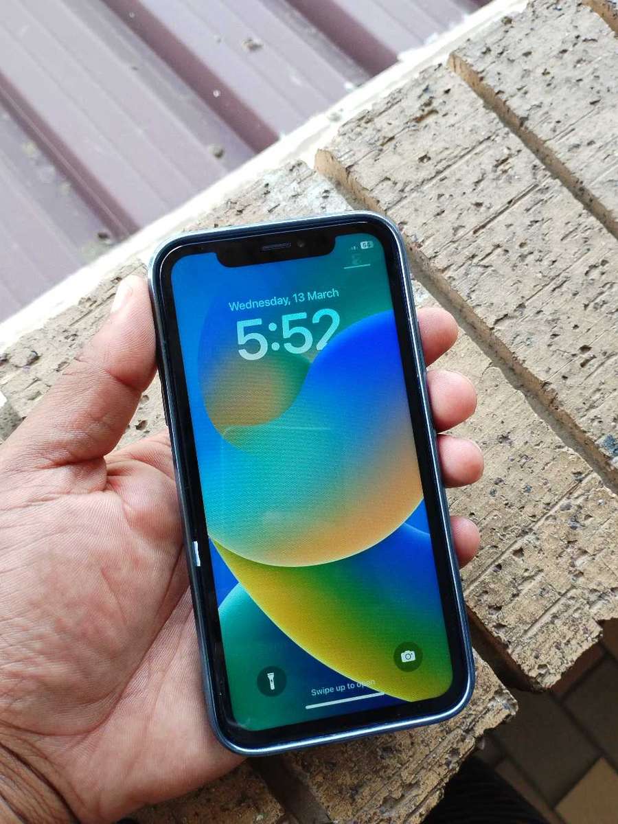 iphone xr 64gig