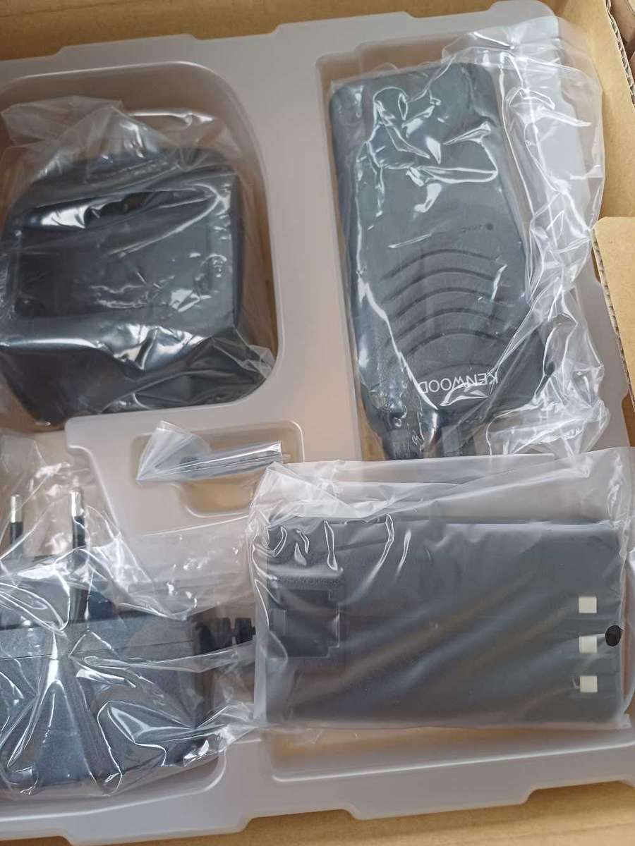 Kenwood TK3000 UHF two way radio