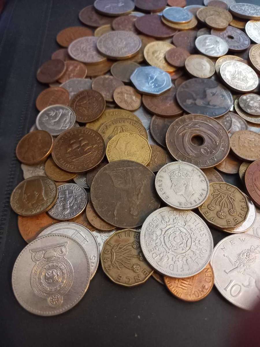 150 Mixed international coins