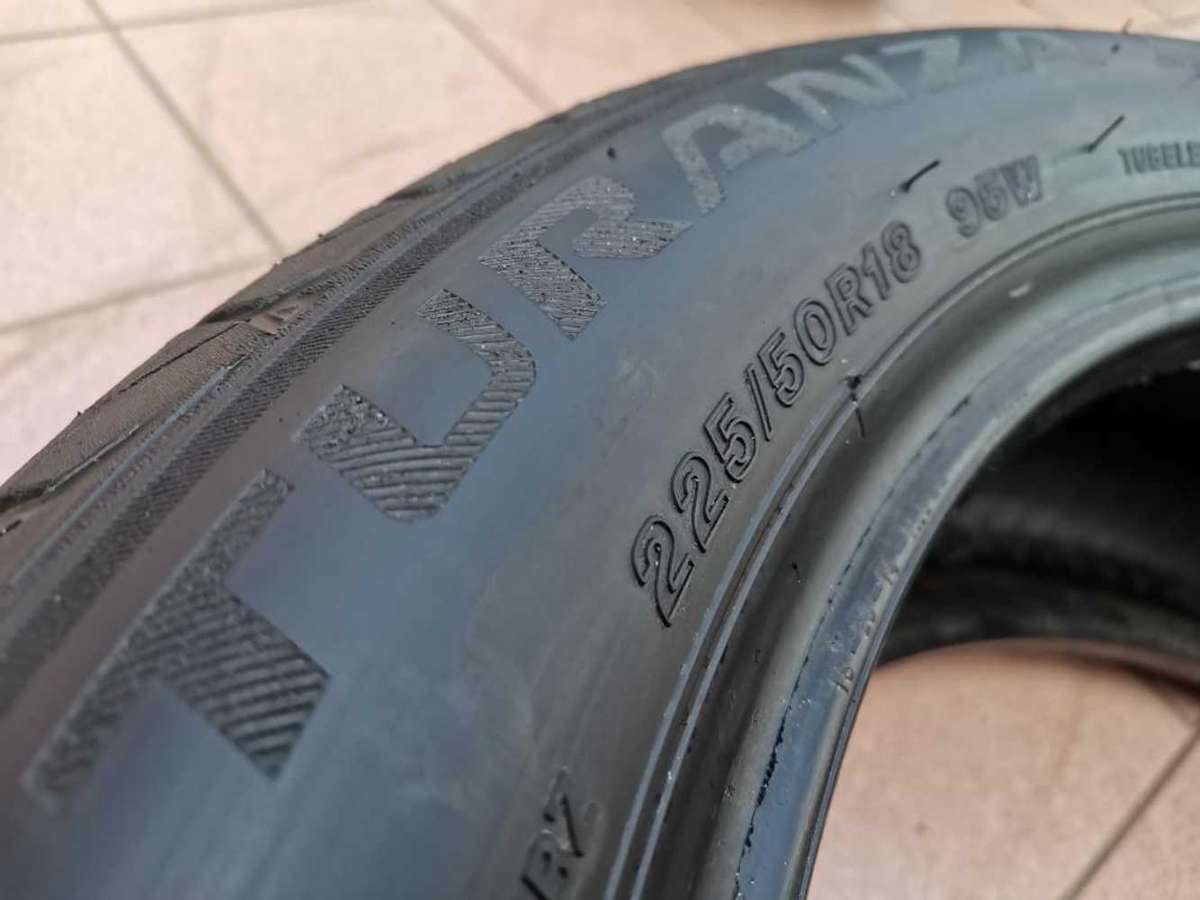 225/50/18 Runflat used tyres. 80% life