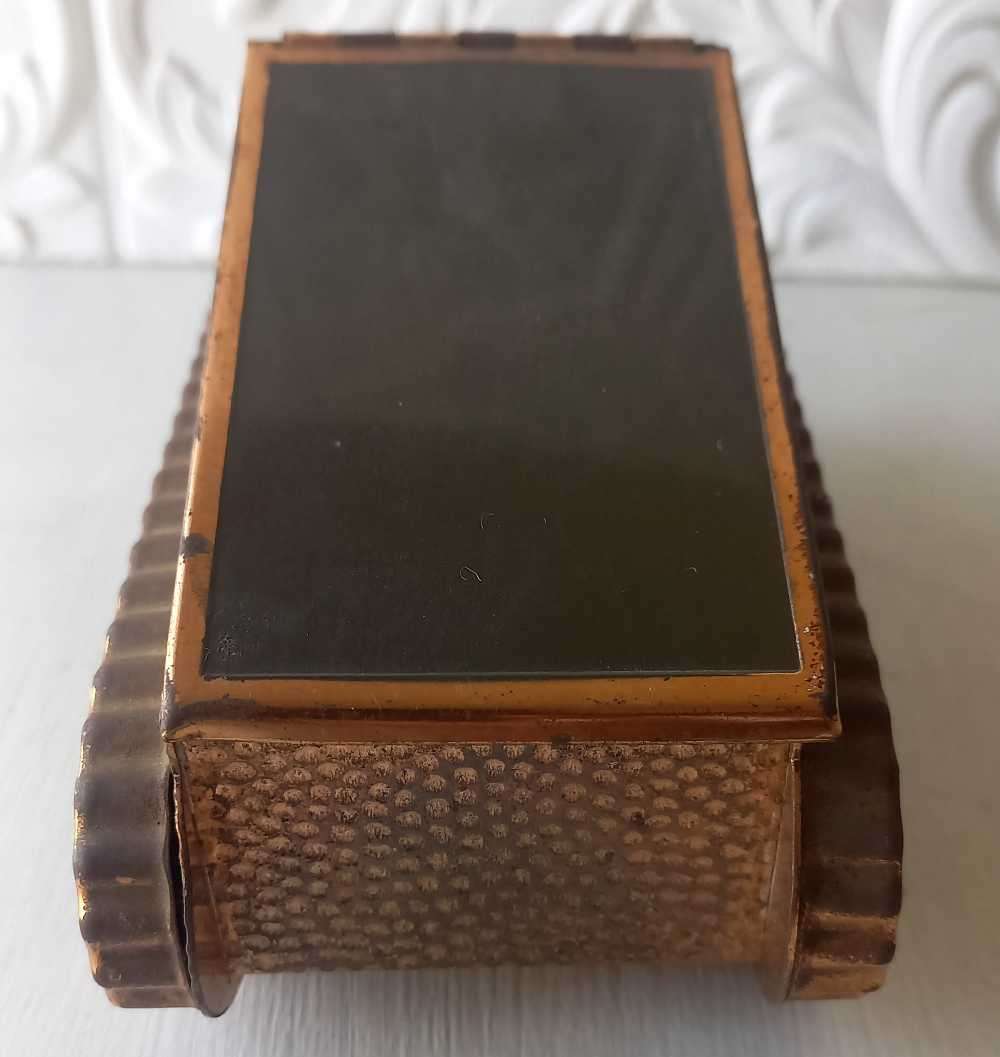 Cigarette Dispenser Tank/armored carrier Ornament