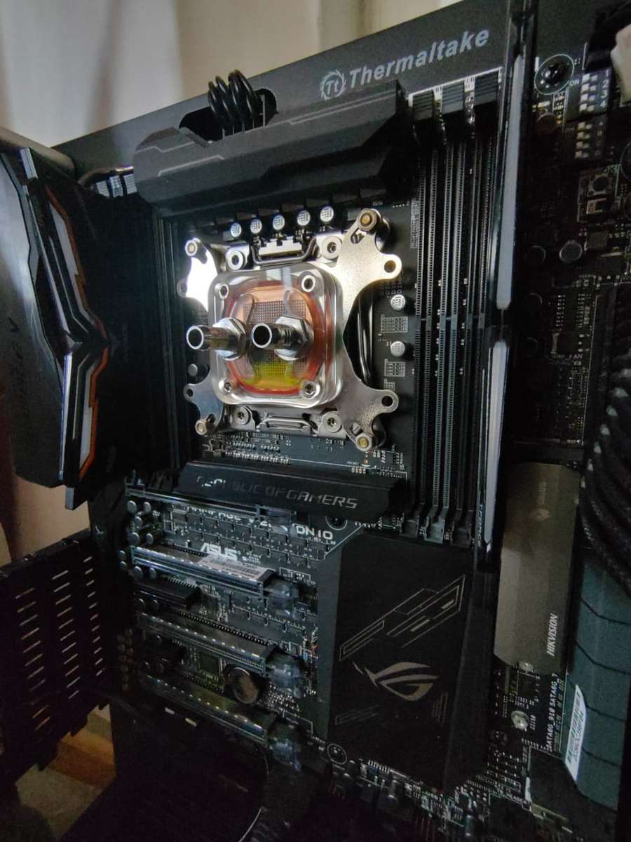 Intel core i7 Extreme Gaming Combo**Asus ROG Rampage V Edition 10 Motherboard**Only CPU and Board