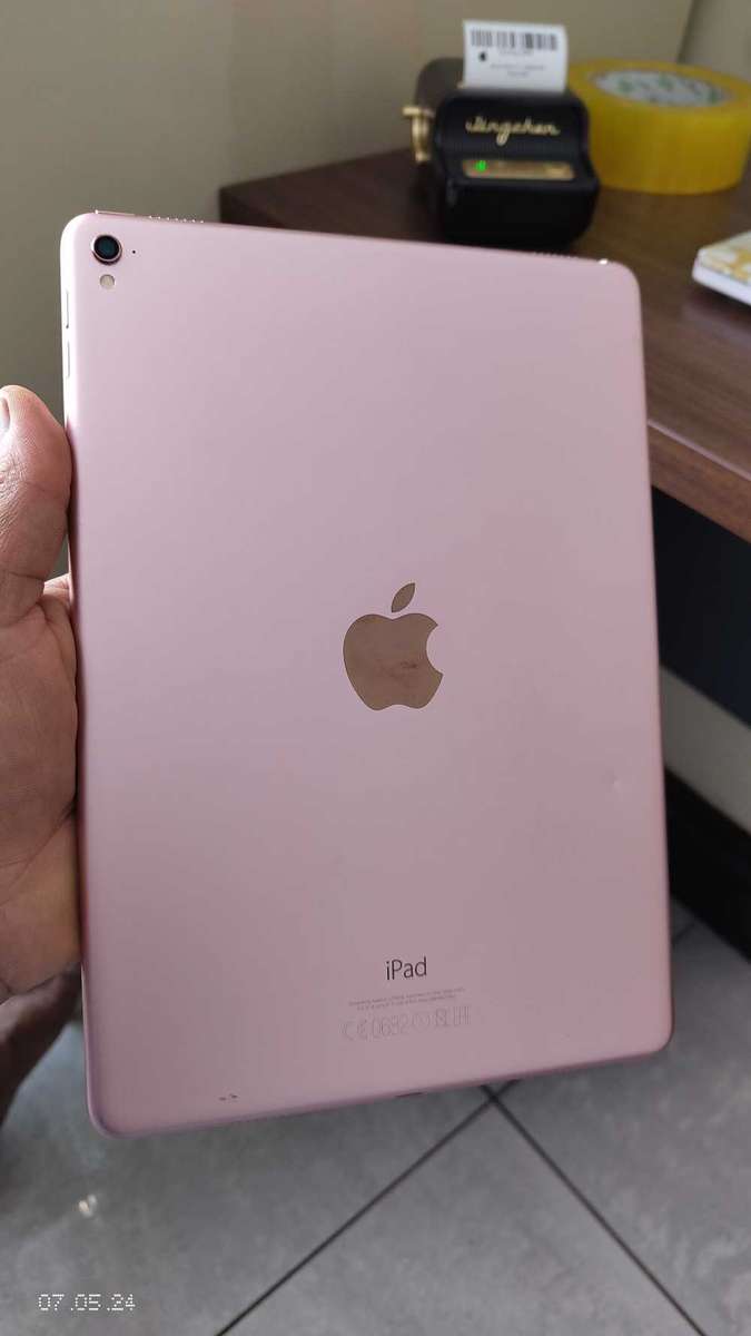 Apple iPad Pro 9.7` 128GB Rose Gold A1673(Pre Owned)
