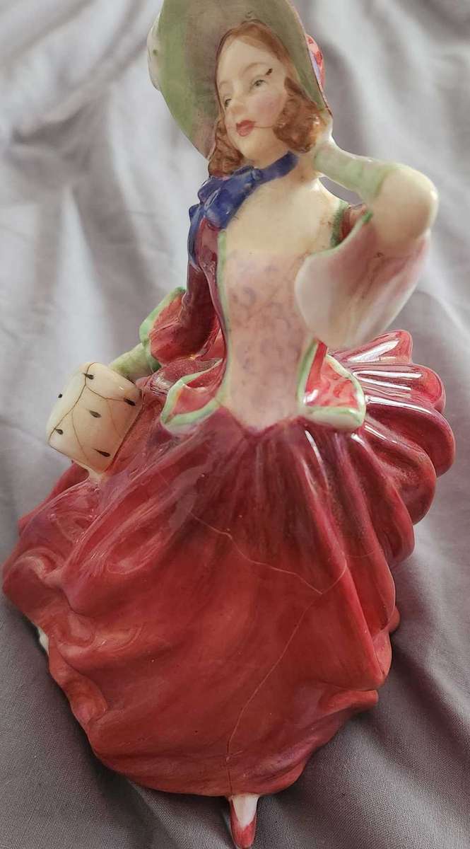Rare and highly collectable porcelain figurines - please read